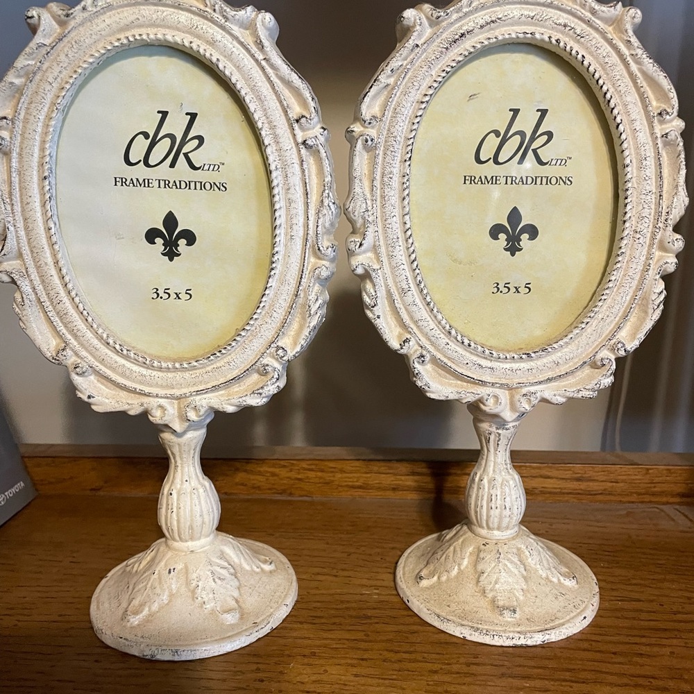 White   Heavy metal traditional photo frame